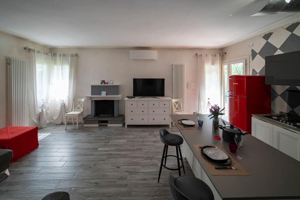 Montecolo Bay 1 Apartment Pilzone Exterior photo